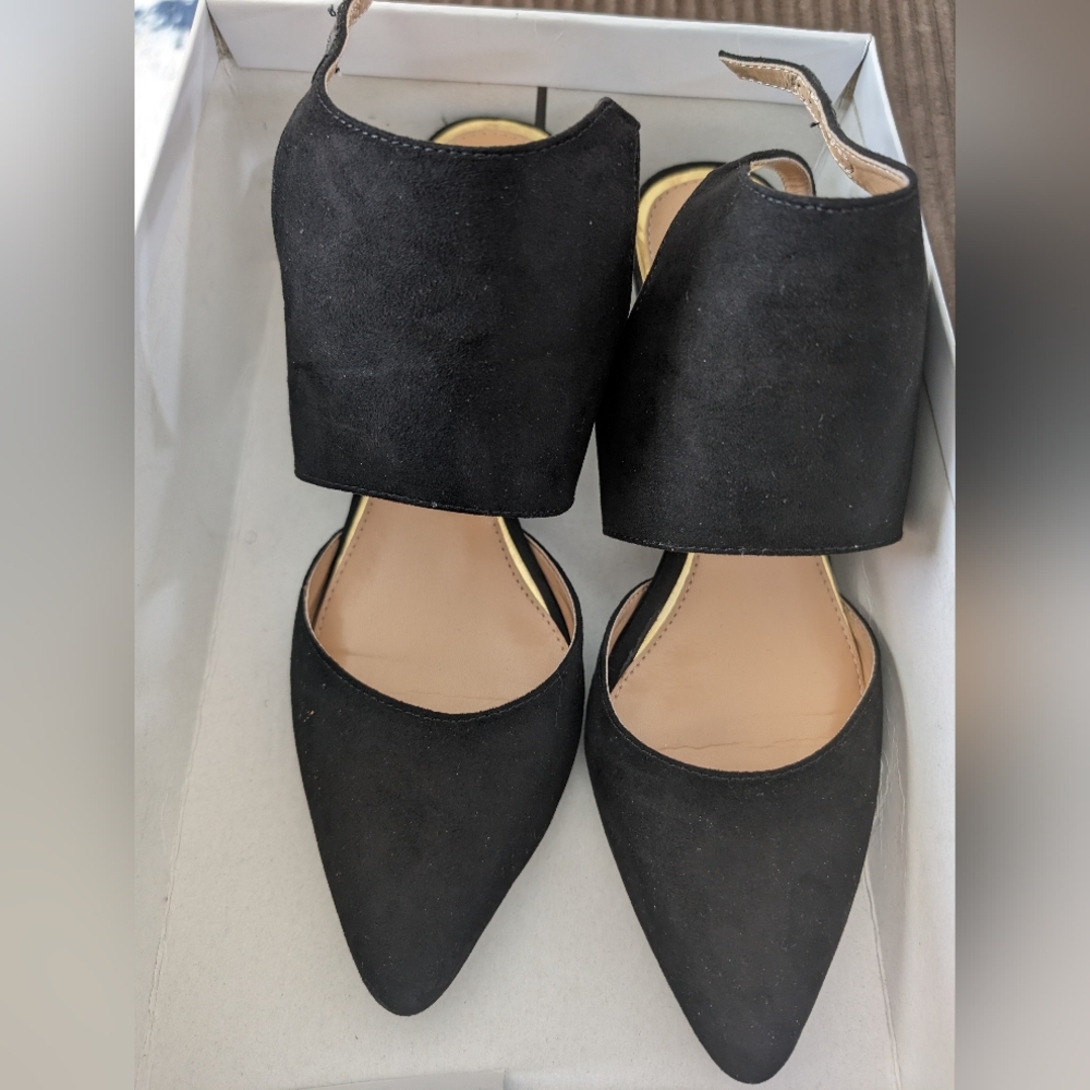 Black Shoe